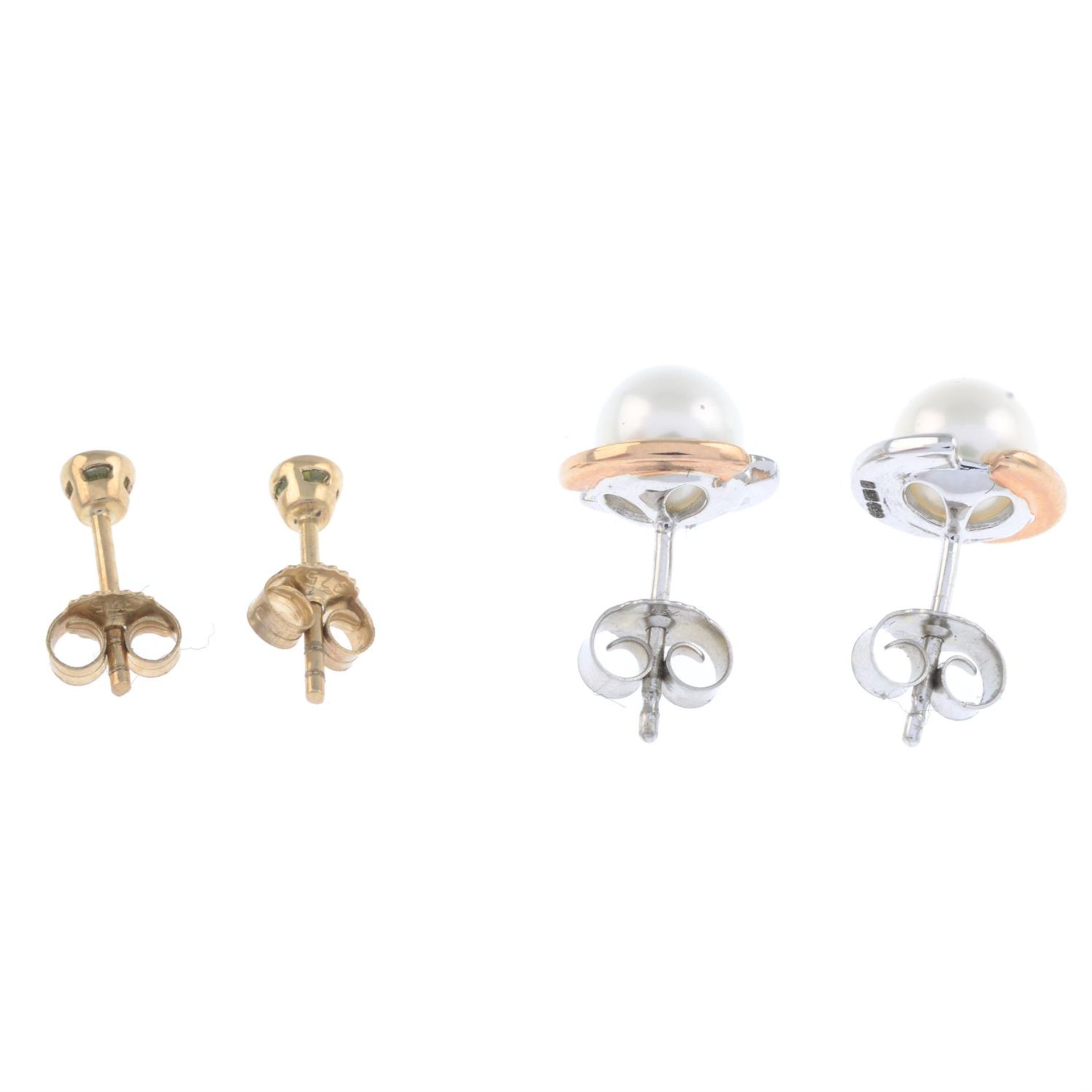pair of cultured peal stud earrings and peridot stud earrings - Image 2 of 2