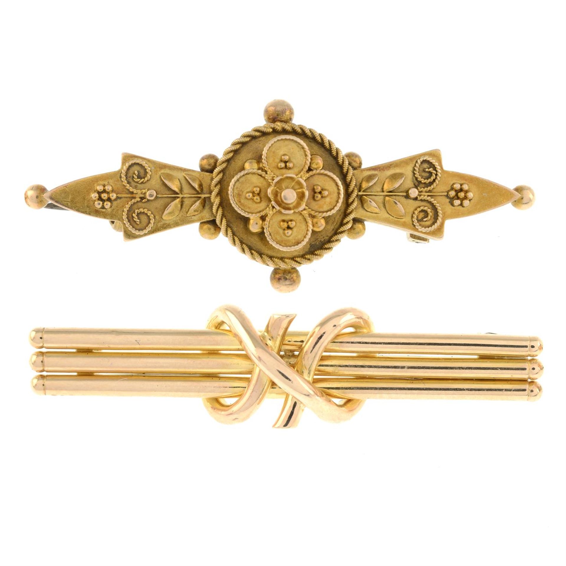 Victorian 15ct gold ornate foliate bar brooch, together with an early 20th century 15ct gold knot