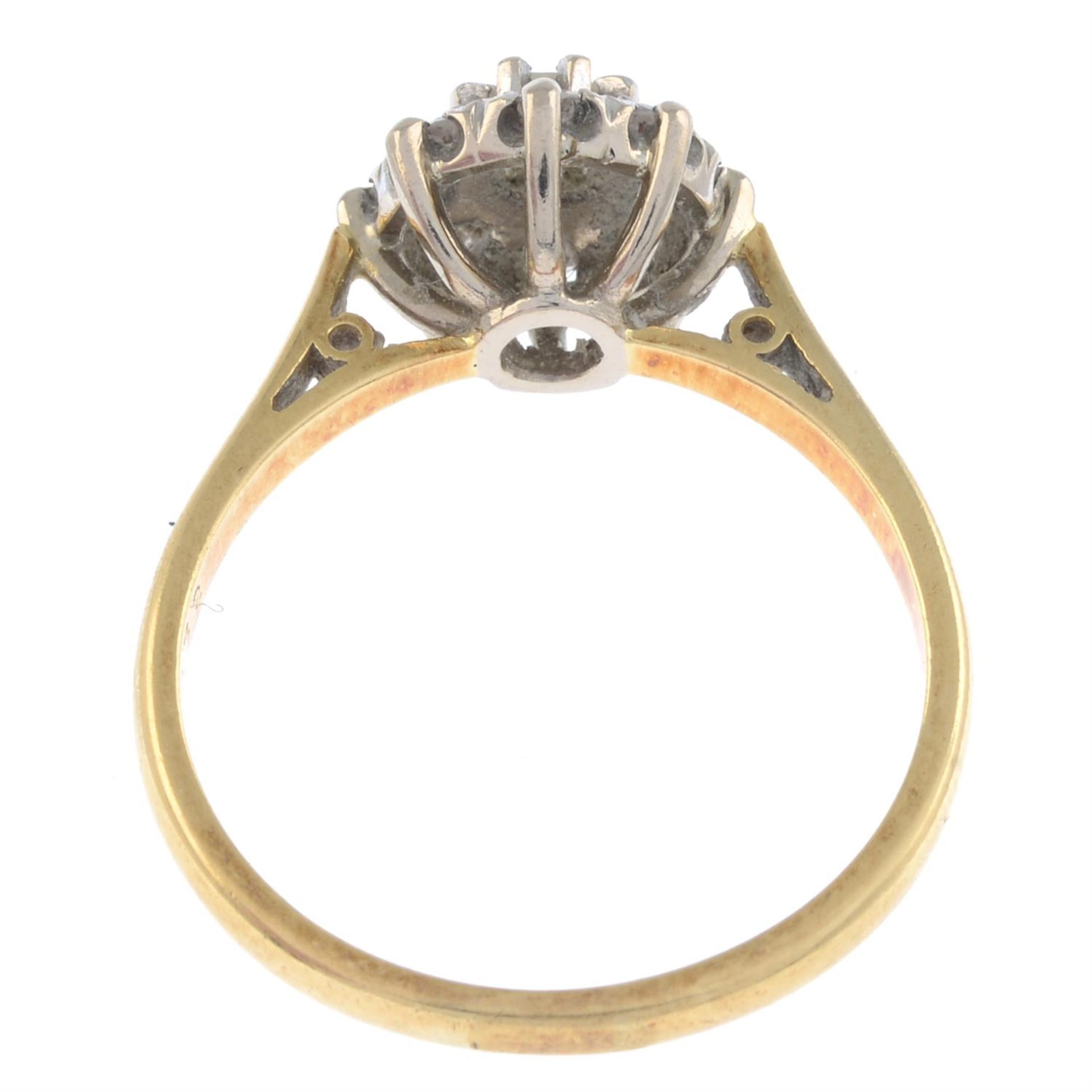 Mid 20th century 18ct gold diamond cluster ring - Image 2 of 2