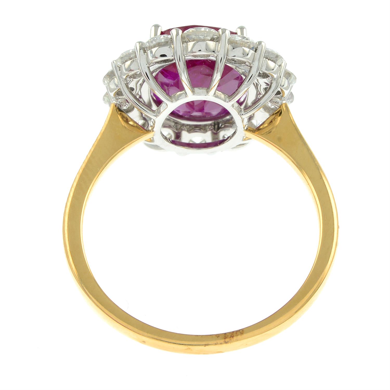 18ct gold ruby & diamond cluster ring - Image 3 of 5