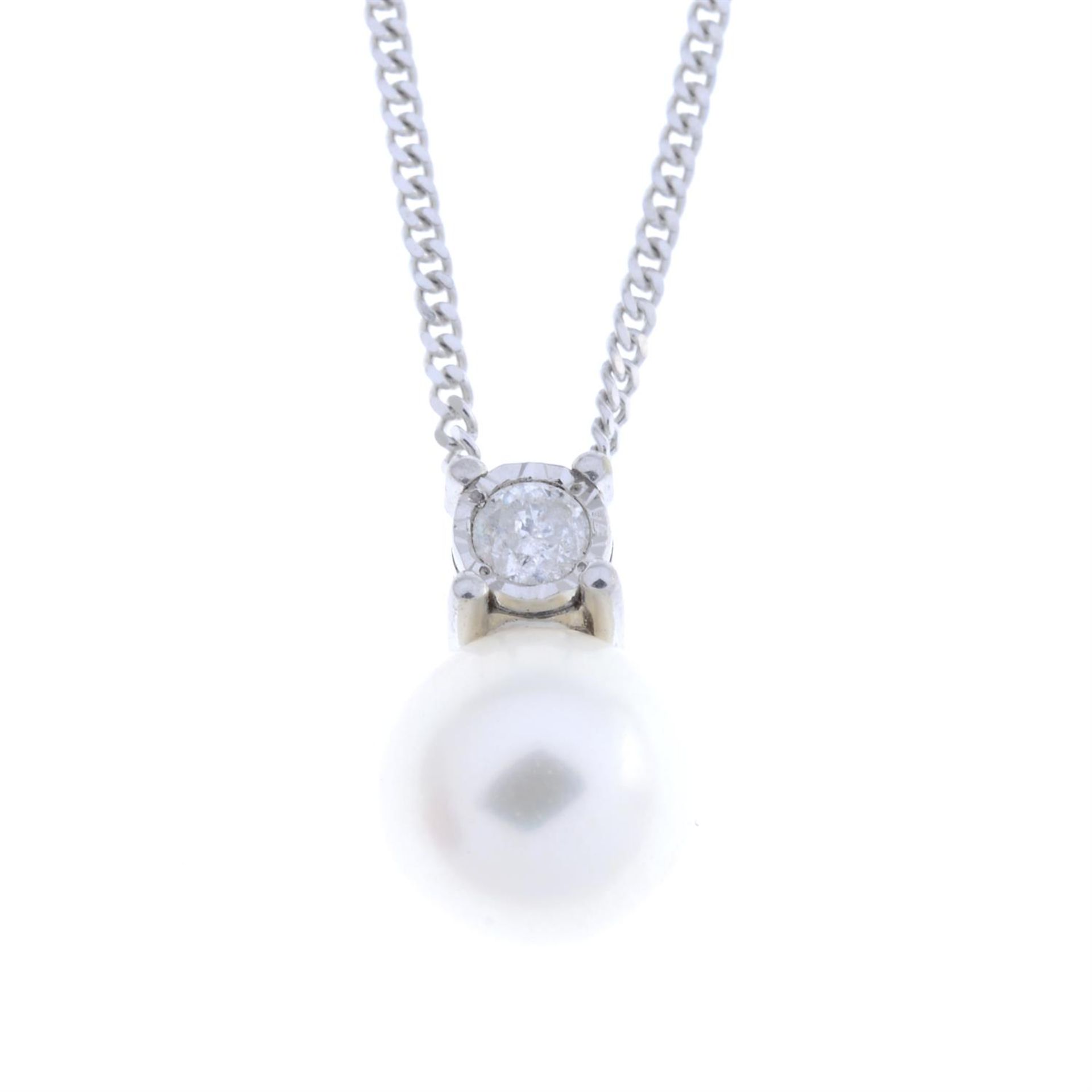 9ct gold cultured pearl & diamond pendant, with 18ct gold chain