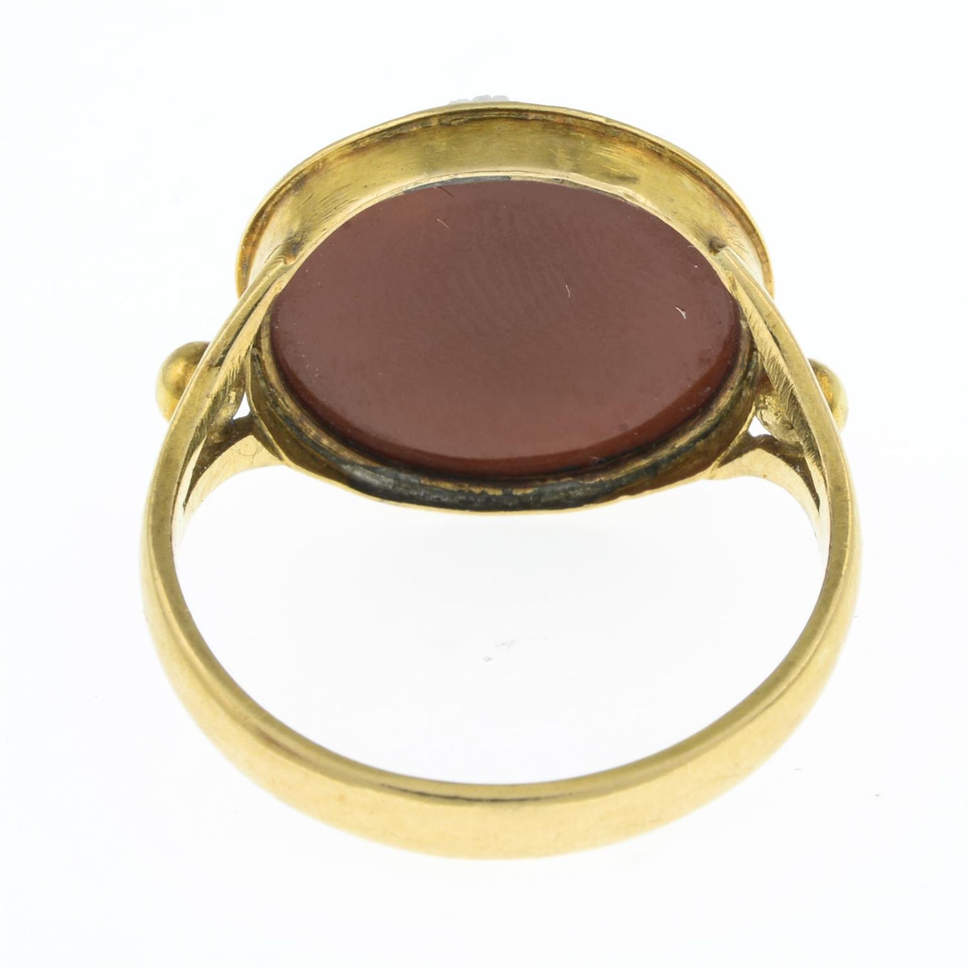 19th century gold agate cameo ring - Image 2 of 2