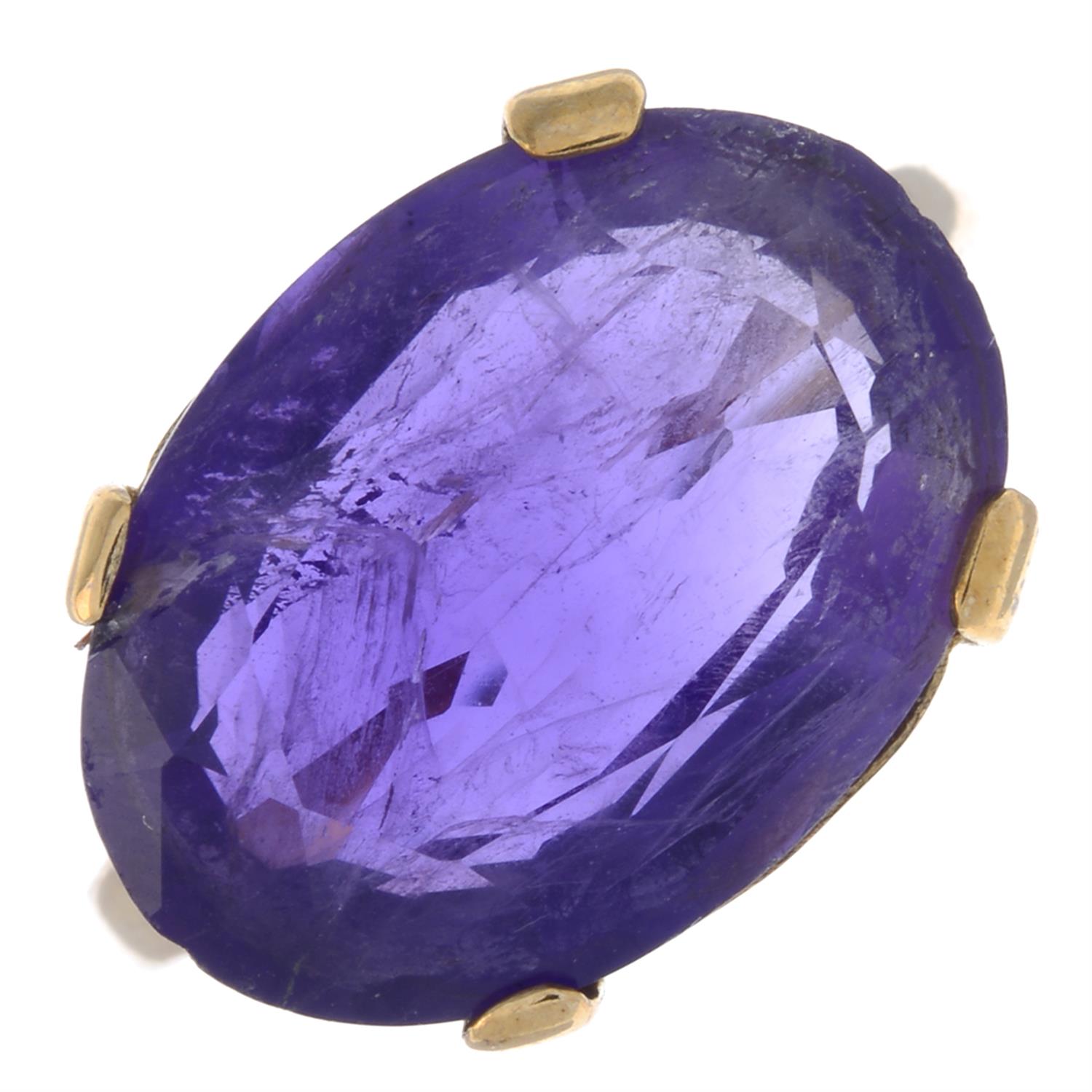 9ct gold amethyst single-stone dress ring