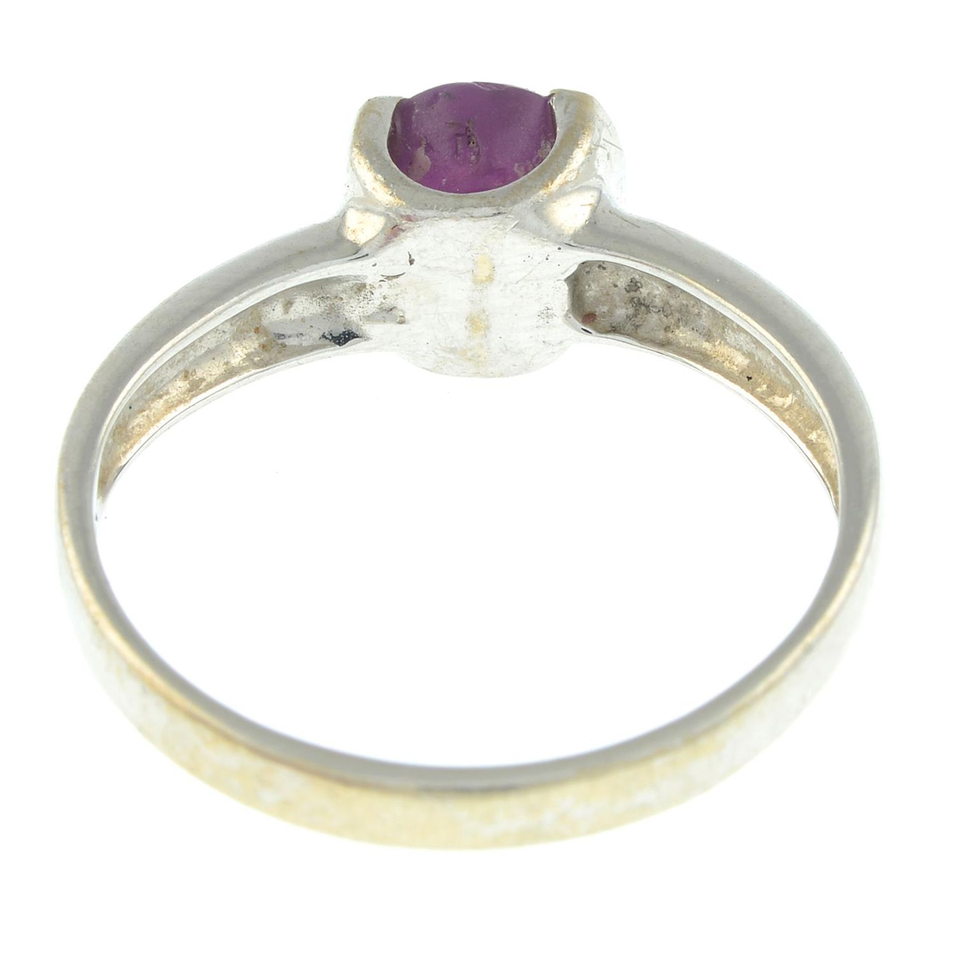 Ruby single-stone ring - Image 2 of 2