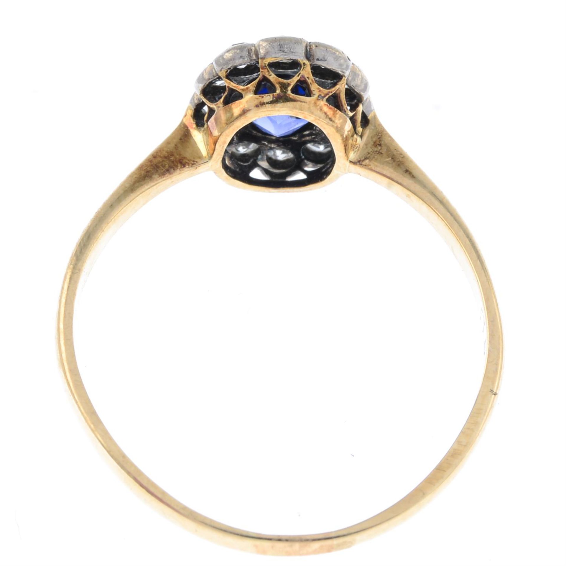 Sapphire & diamond cluster ring - Image 2 of 2