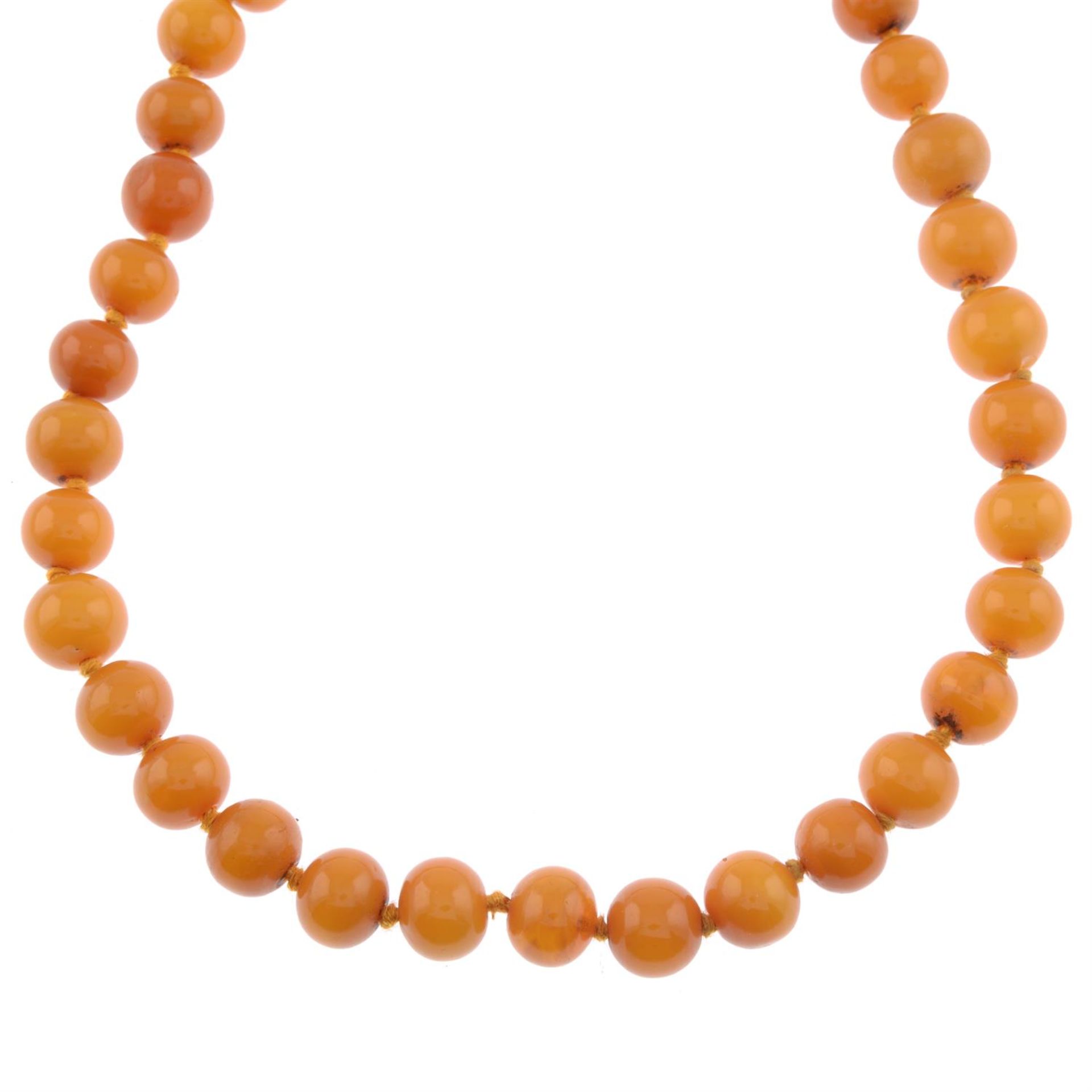 Early 20th century amber necklace