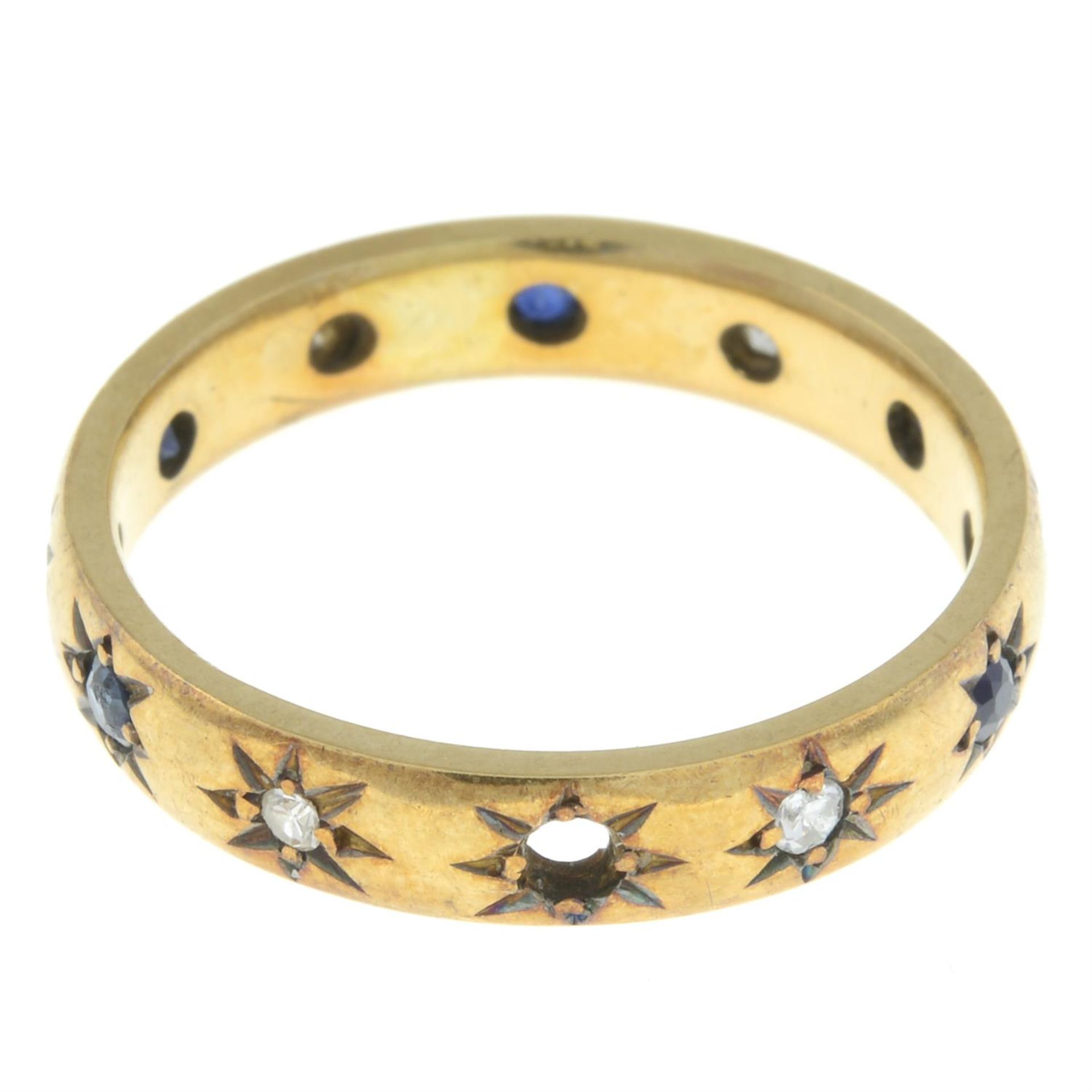 18ct gold diamond & sapphire band ring - Image 2 of 2
