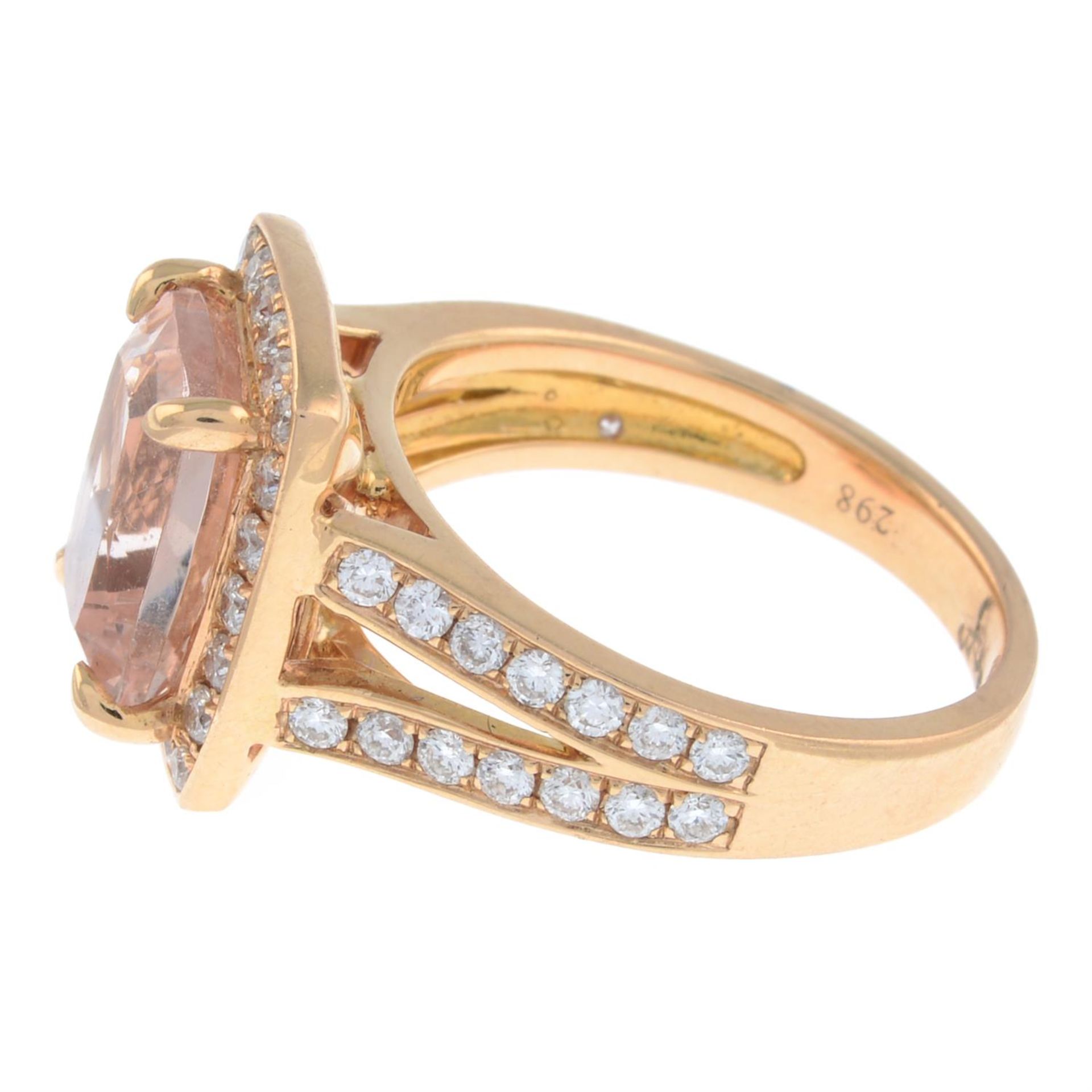 18ct gold morganite and diamond ring - Image 3 of 4