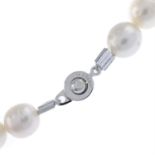 Cultured pearl single-strand necklace