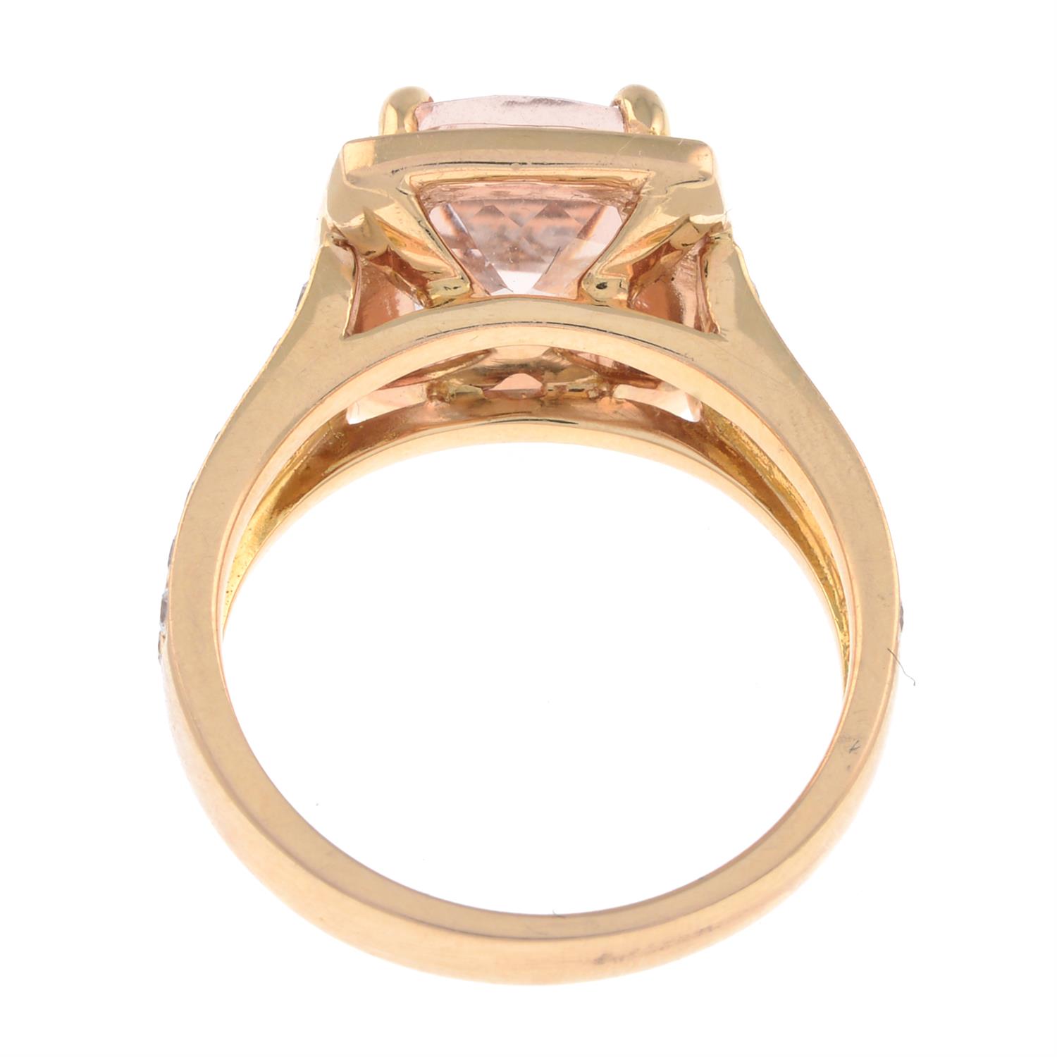18ct gold morganite and diamond ring - Image 2 of 4