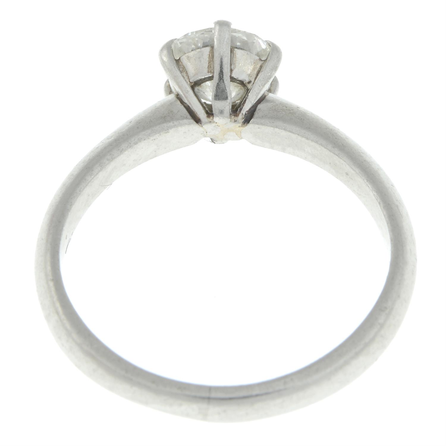 Diamond single-stone ring. - Image 2 of 2