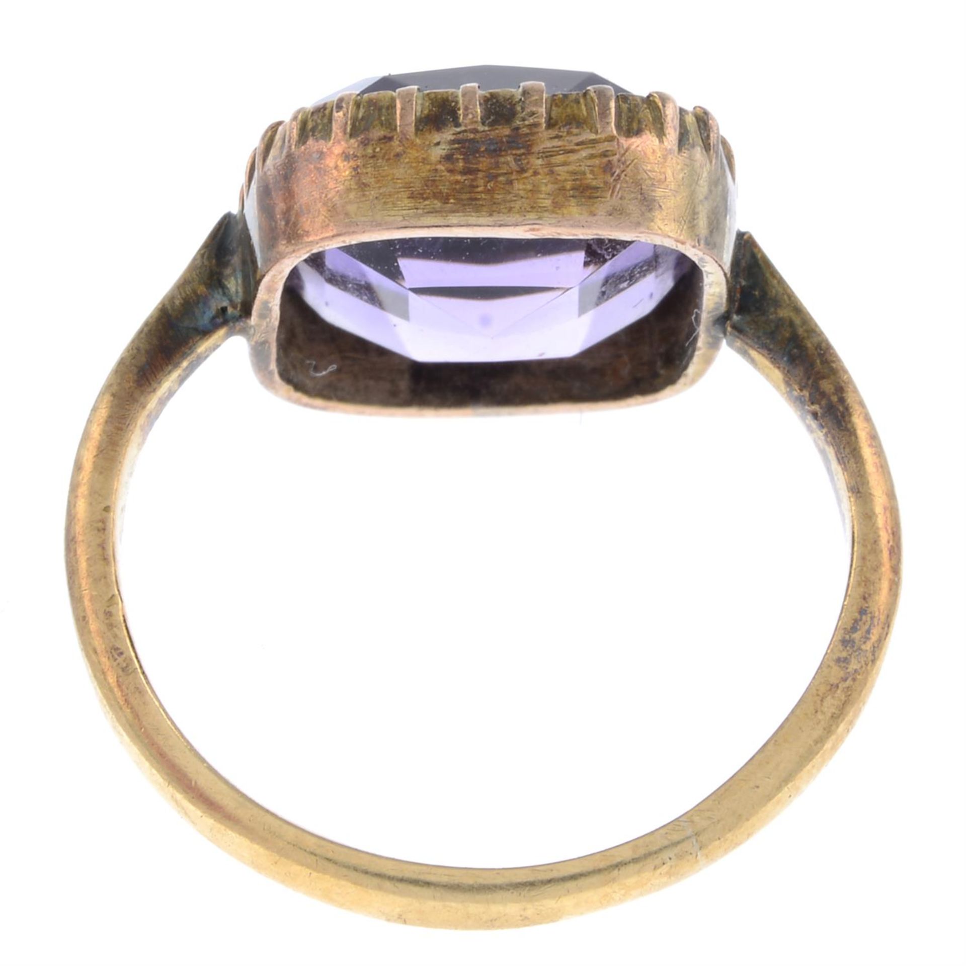 Amethyst single-stone ring - Image 2 of 2