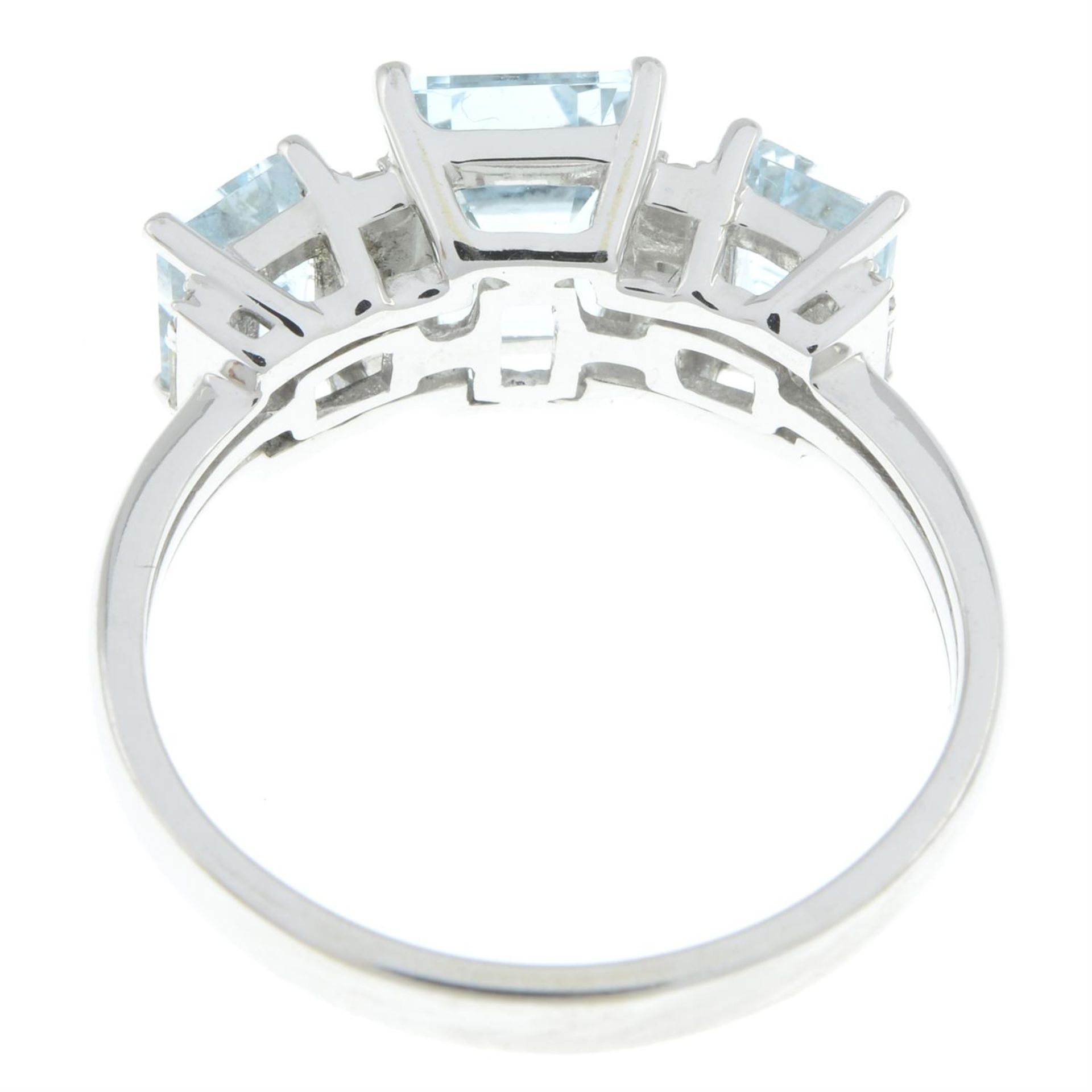 14ct gold aquamarine & diamond dress ring - Image 2 of 2