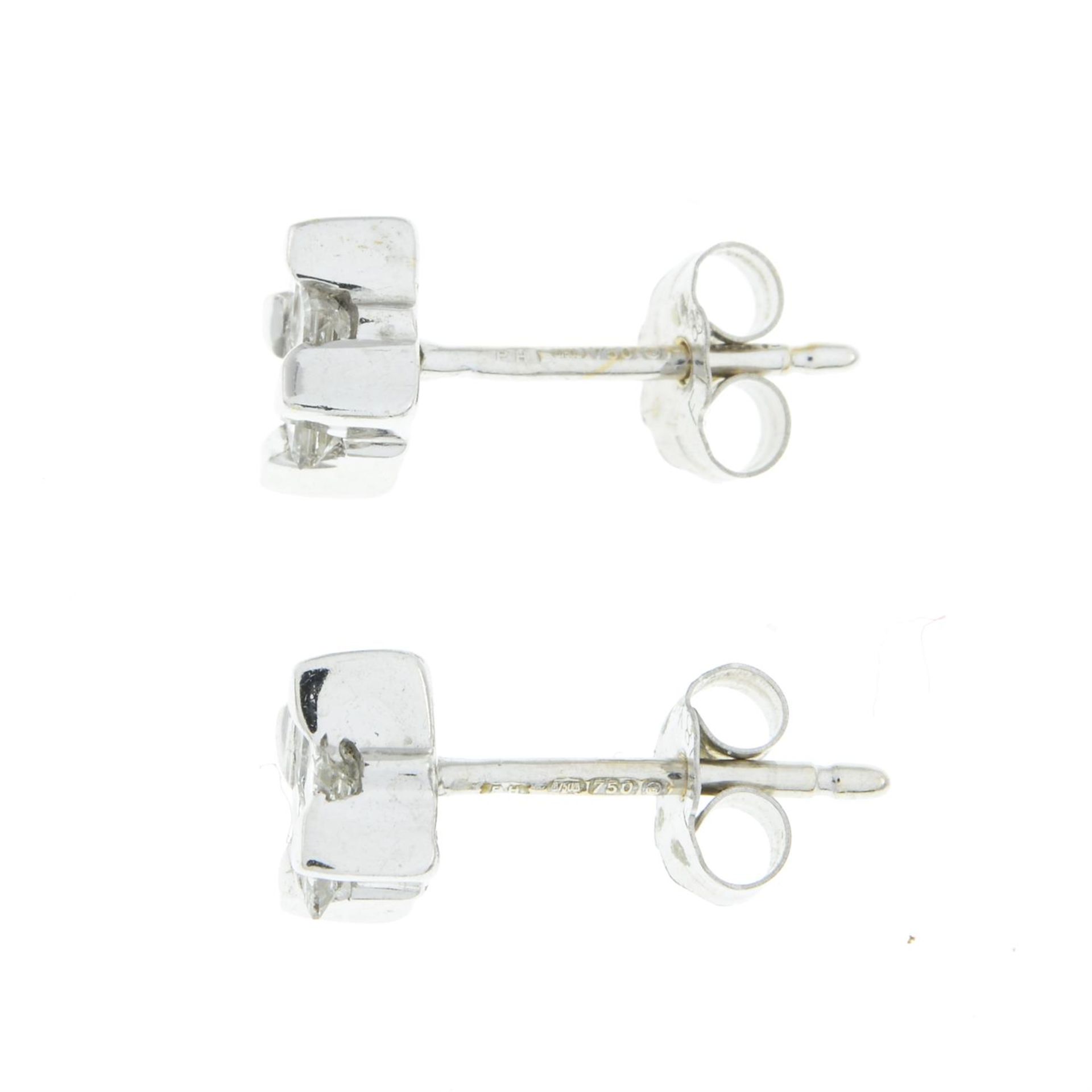 18ct gold diamond stud earrings - Image 2 of 2