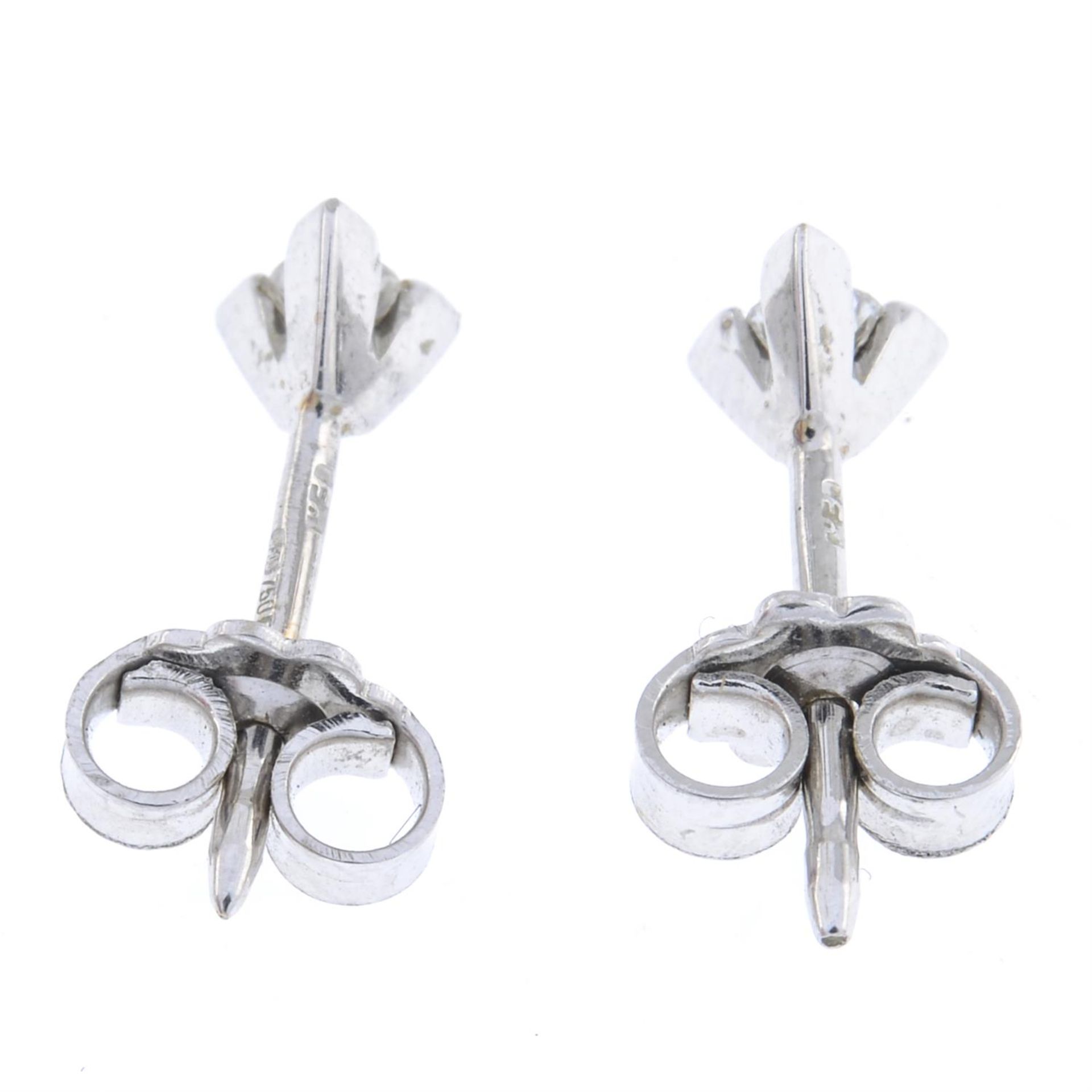 18ct gold diamond stud earrings - Image 2 of 2