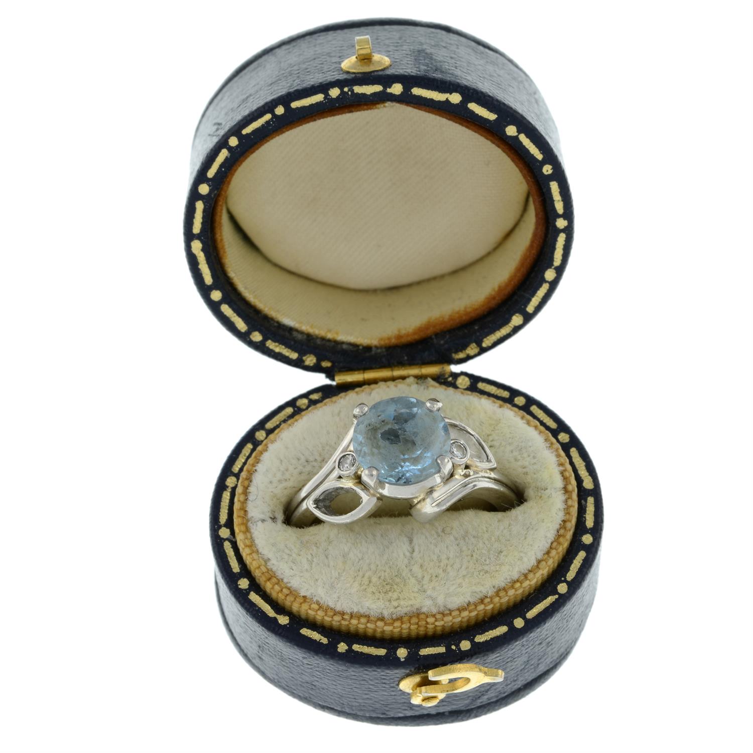 Platinum aquamarine & diamond ring - Image 3 of 3