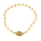 Cultured pearl bracelet