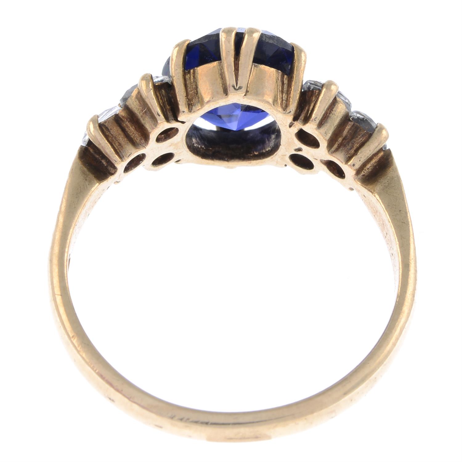 9ct gold gem-set ring - Image 2 of 2