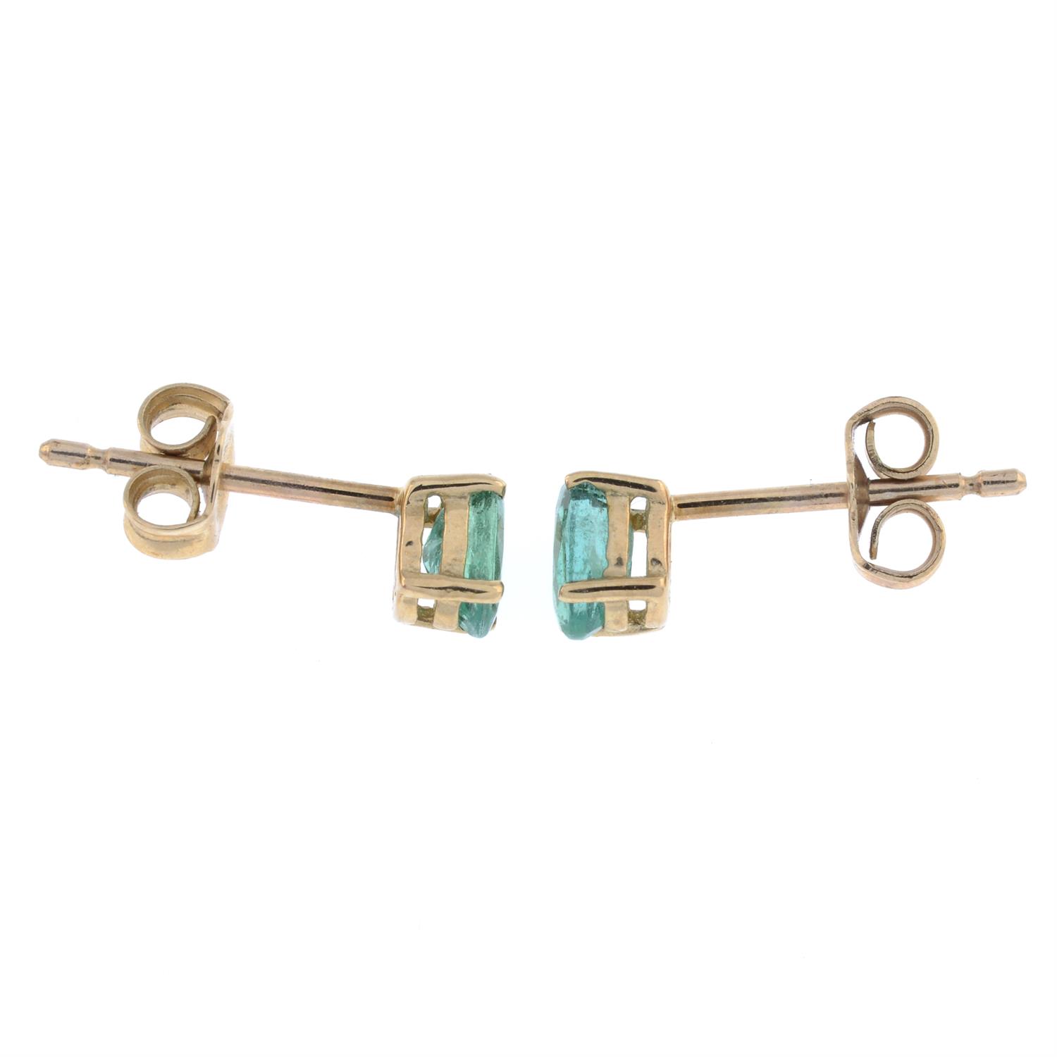 Emerald stud earrings - Image 2 of 2
