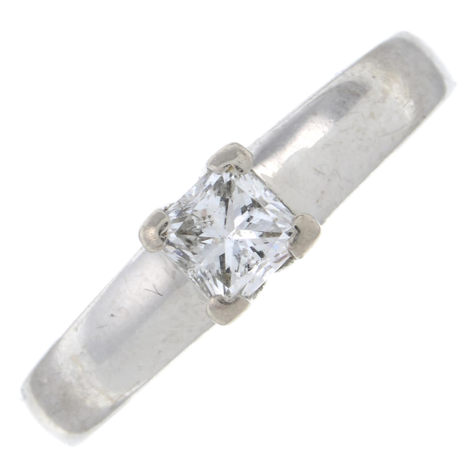 18ct gold diamond single-stone ring