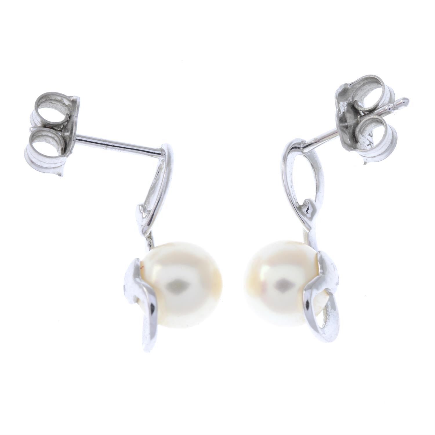 Cultured pearl earrings - Image 2 of 2