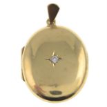 9ct gold diamond locket pendant