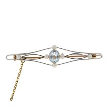 Early 20th gold aquamarine & seed pearl brooch