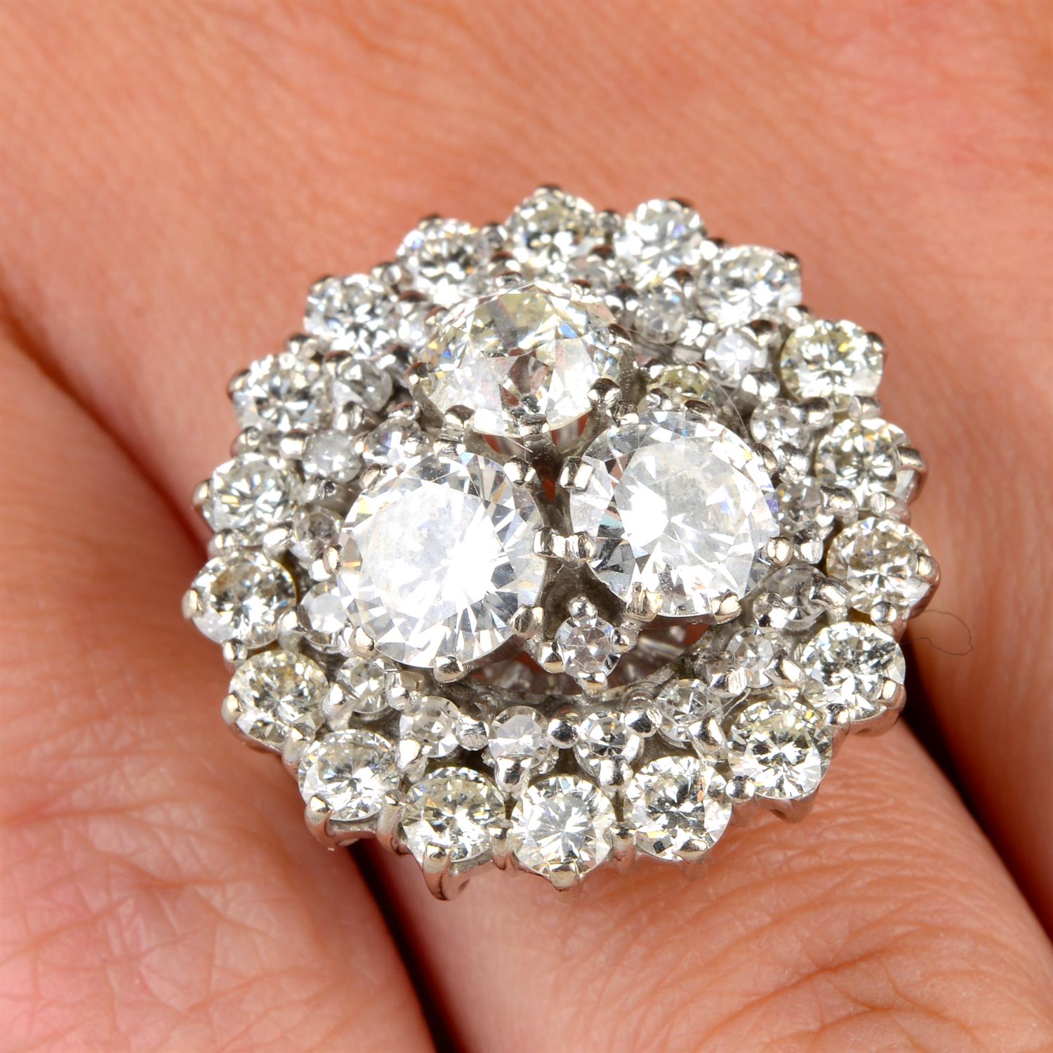 Diamond cluster ring - Image 4 of 5