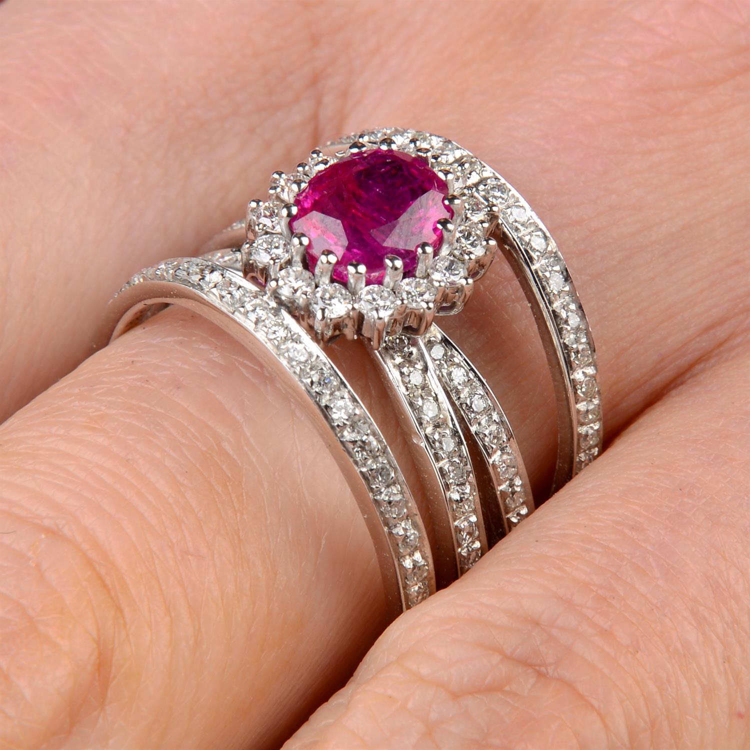 Ruby and diamond ring - Image 4 of 5