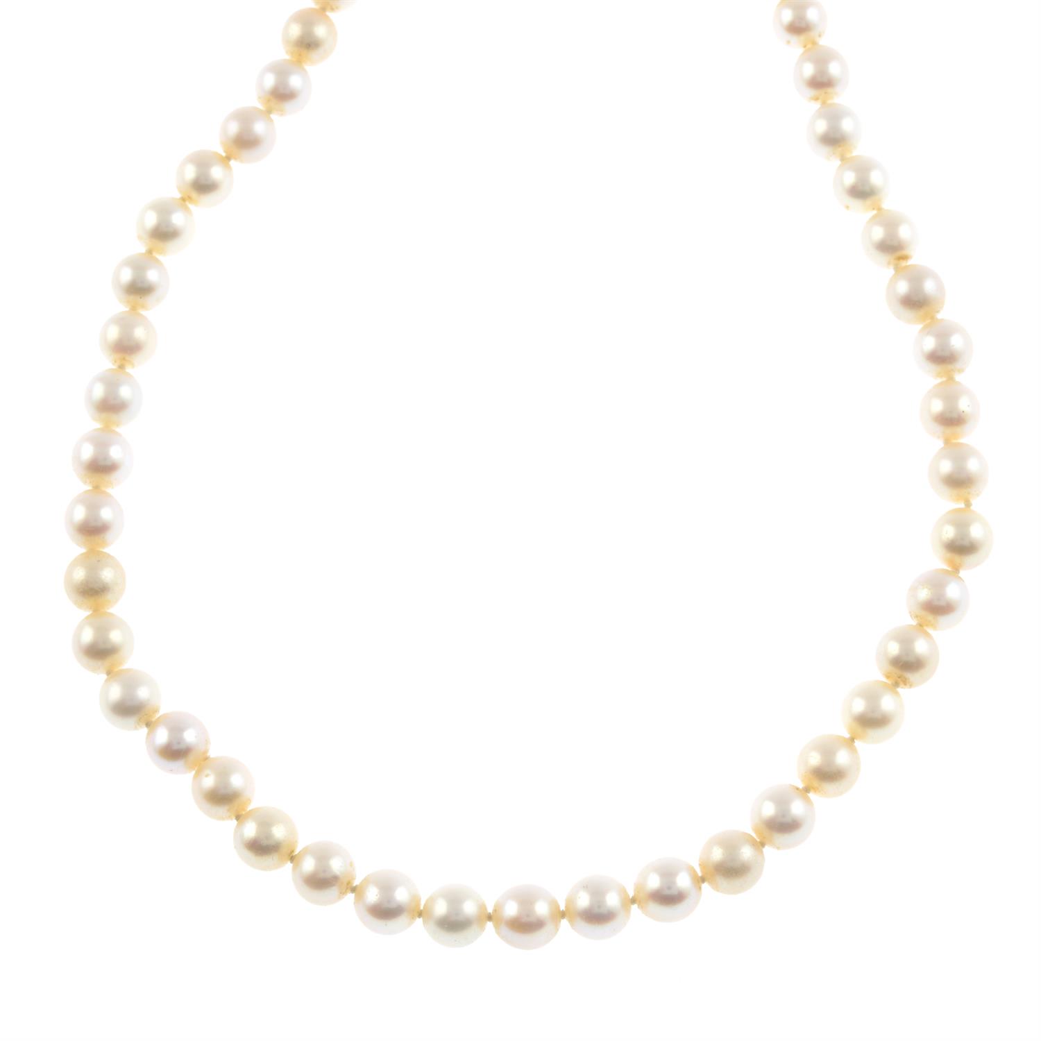 Cultured pearl single-strand necklace, with diamond accent clasp