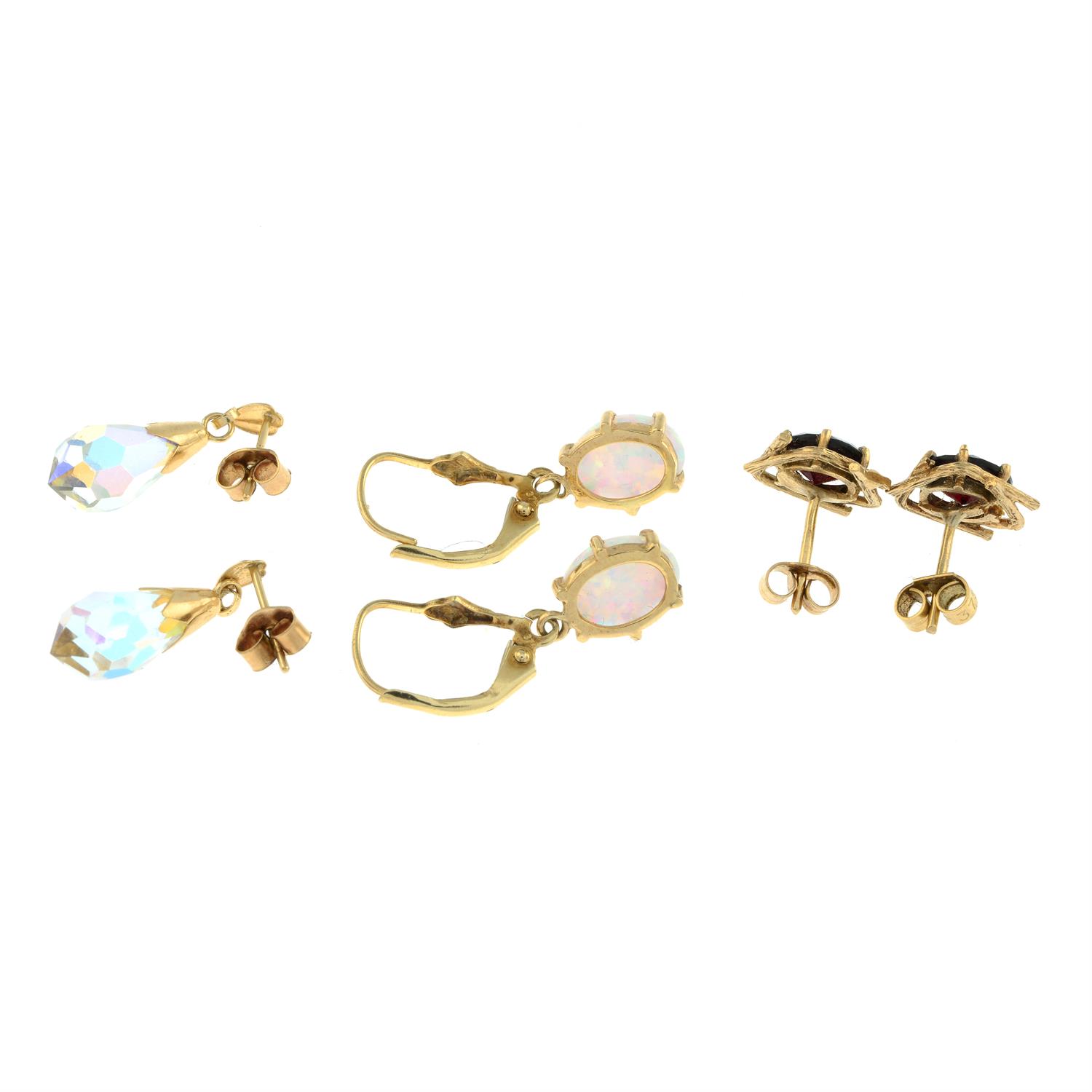 Three pairs of gem earrings - Image 2 of 2