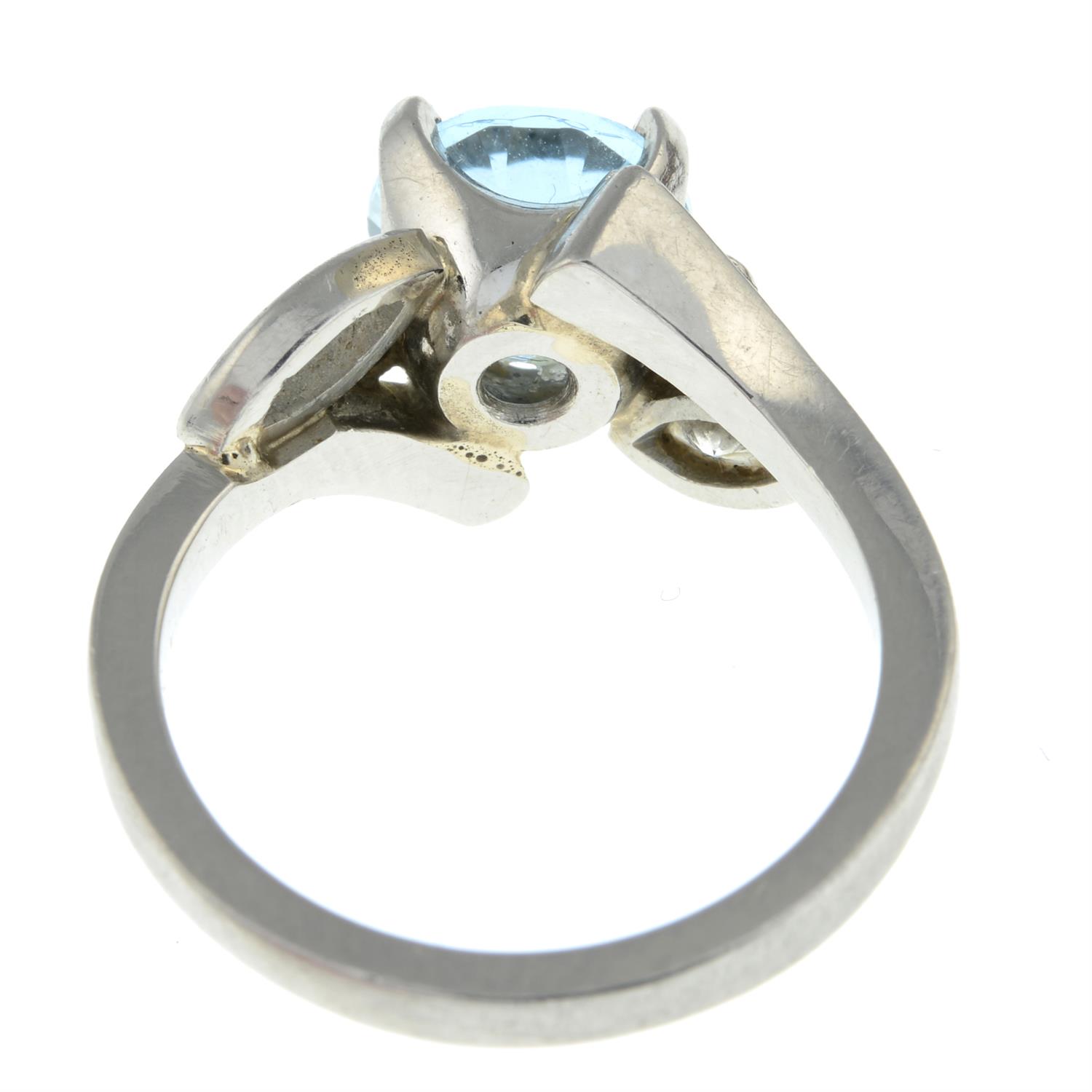 Platinum aquamarine & diamond ring - Image 2 of 3