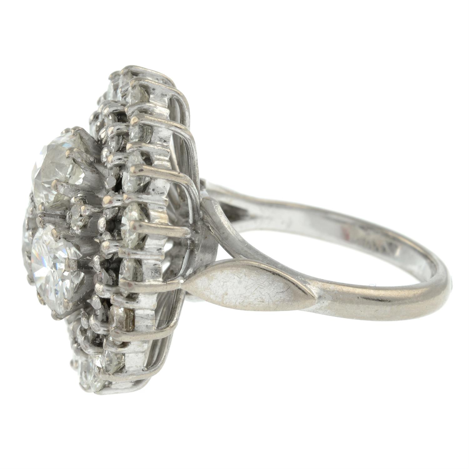 Diamond cluster ring - Image 3 of 5