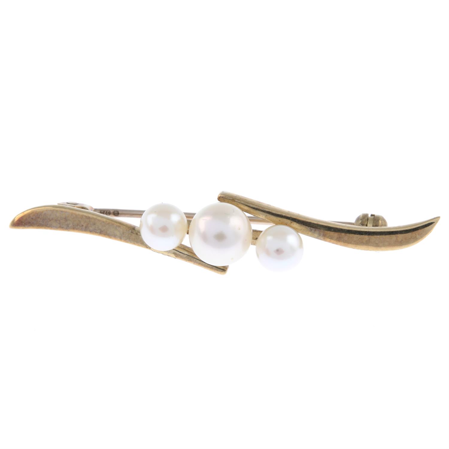 9ct gold cultured pearl brooch, by Mikimoto