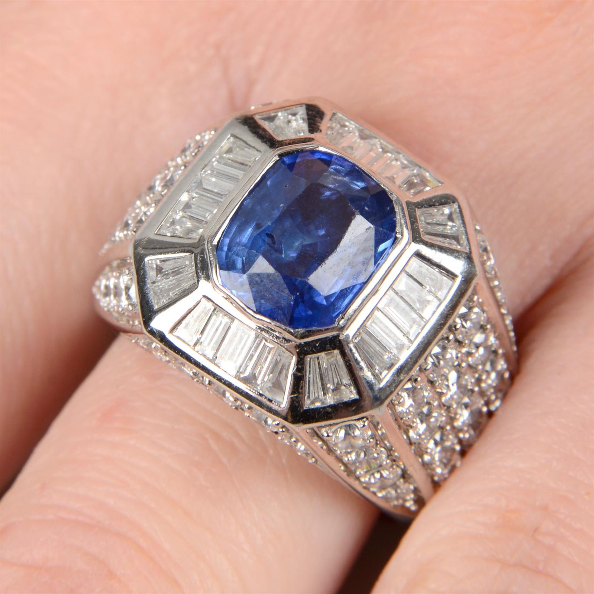 Sapphire and diamond ring - Image 4 of 4