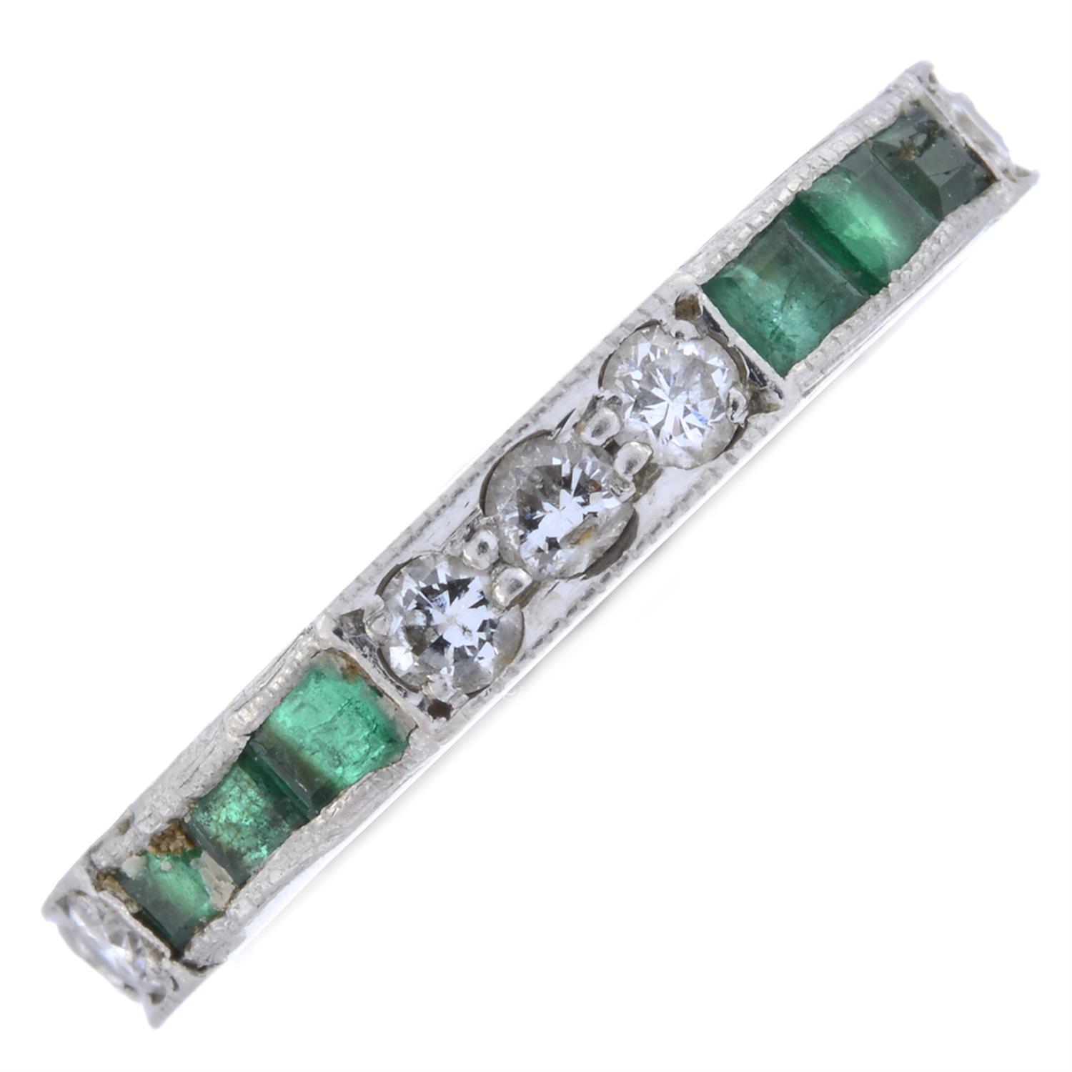 Diamond & emerald ring