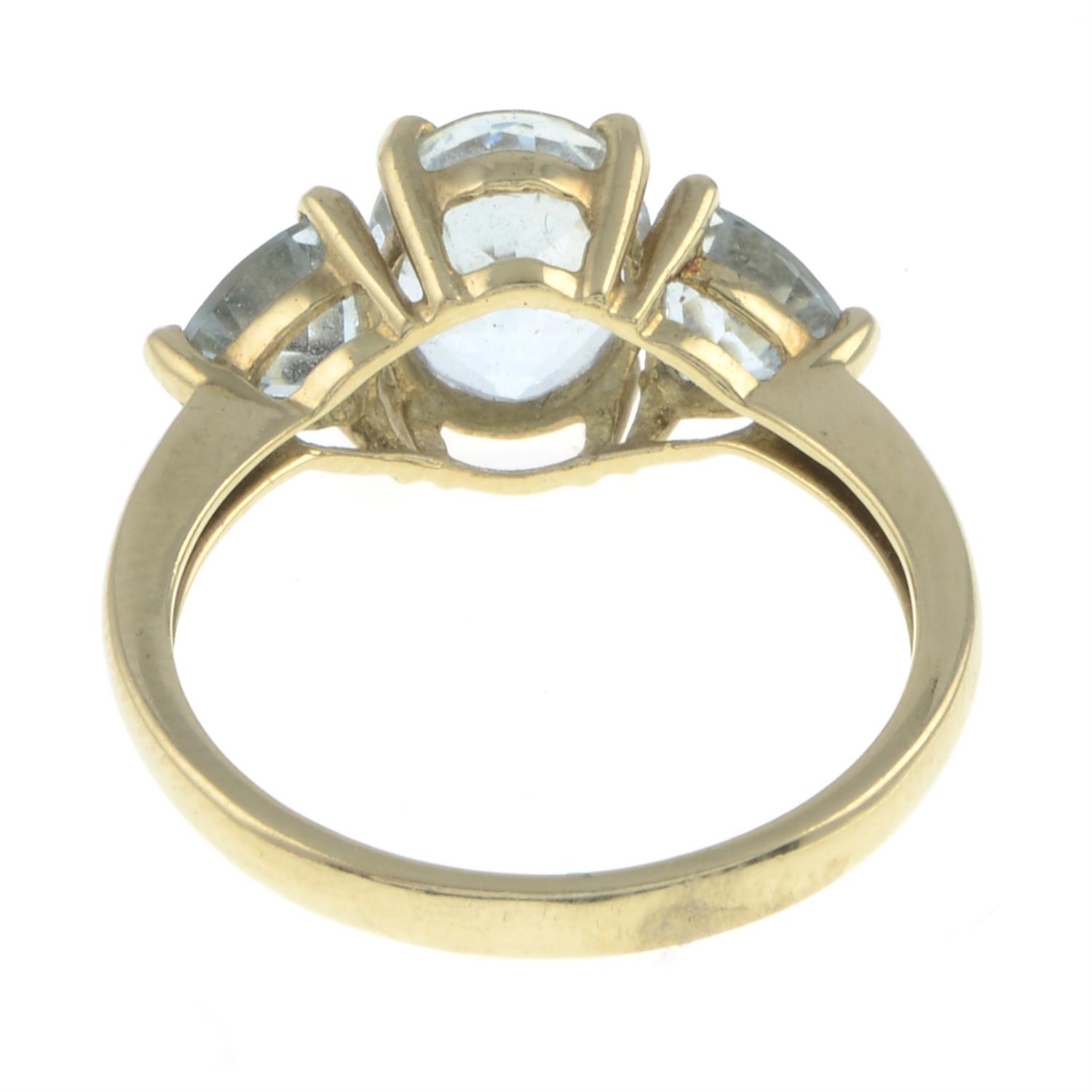 9ct gold aquamarine three-stone ring - Image 2 of 2
