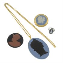 Four pieces of cameo jewellery, by Wedgewood