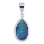 14ct gold opal pendant