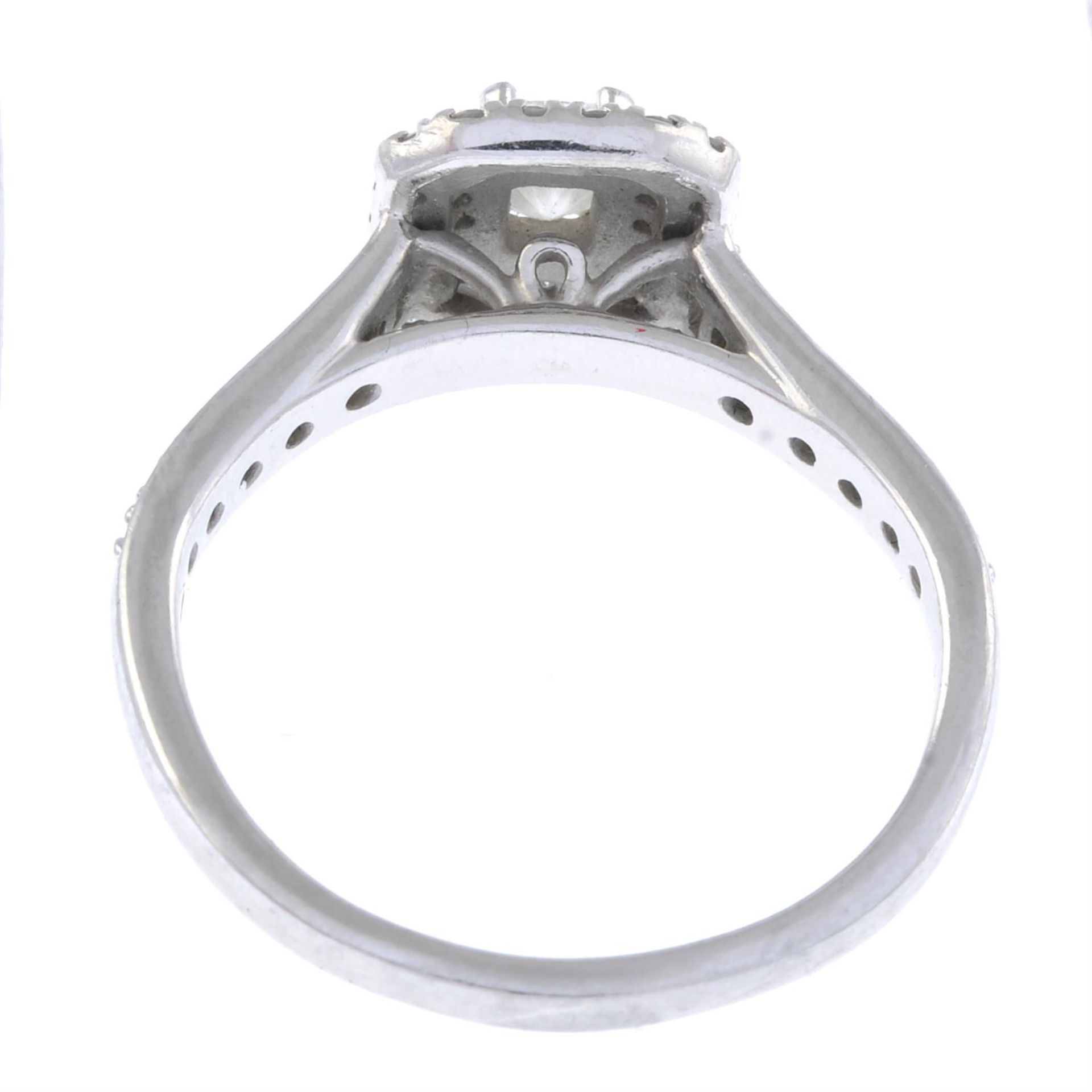 Platinum vari-cut diamond cluster ring - Image 2 of 2