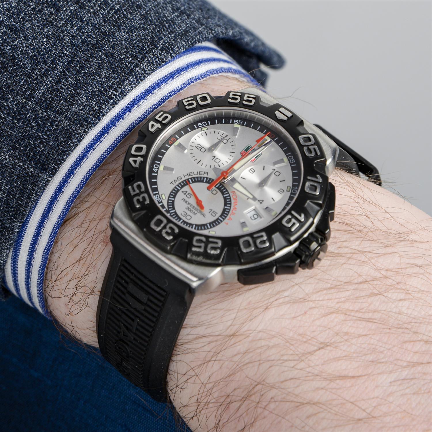 TAG Heuer - a Formula 1 chronograph watch, 41mm. - Bild 6 aus 6