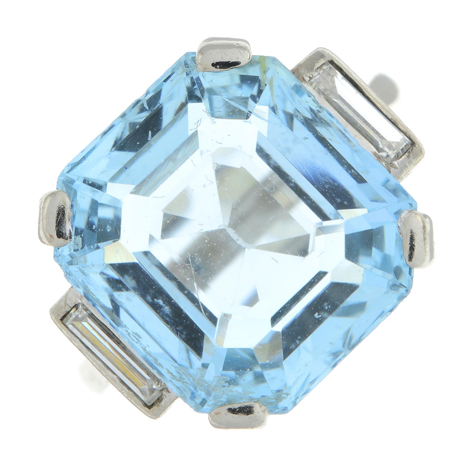 Aquamarine and diamond ring - Image 2 of 5