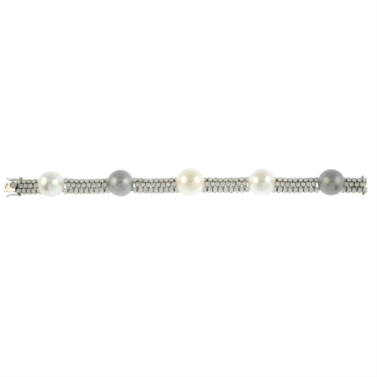 Pearl and diamond bracelet - Image 2 of 4