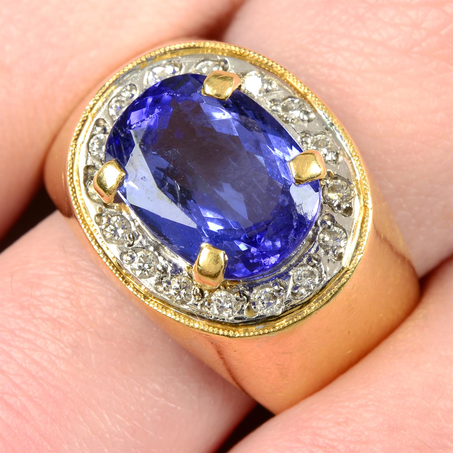 18ct gold tanzanite and diamond ring - Image 5 of 5