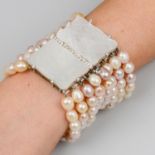Cultured pearl bracelet with gem clasp