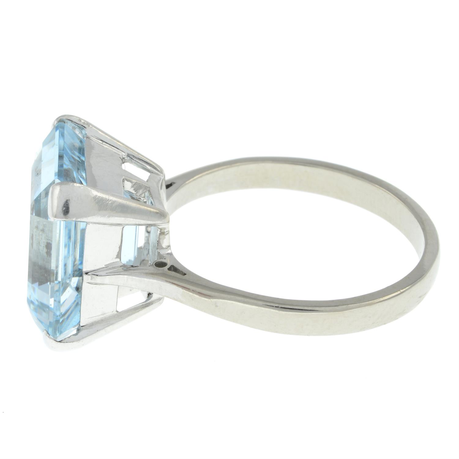 Aquamarine single-stone ring - Image 4 of 5