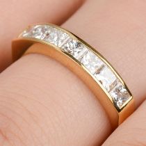 Diamond seven-stone ring