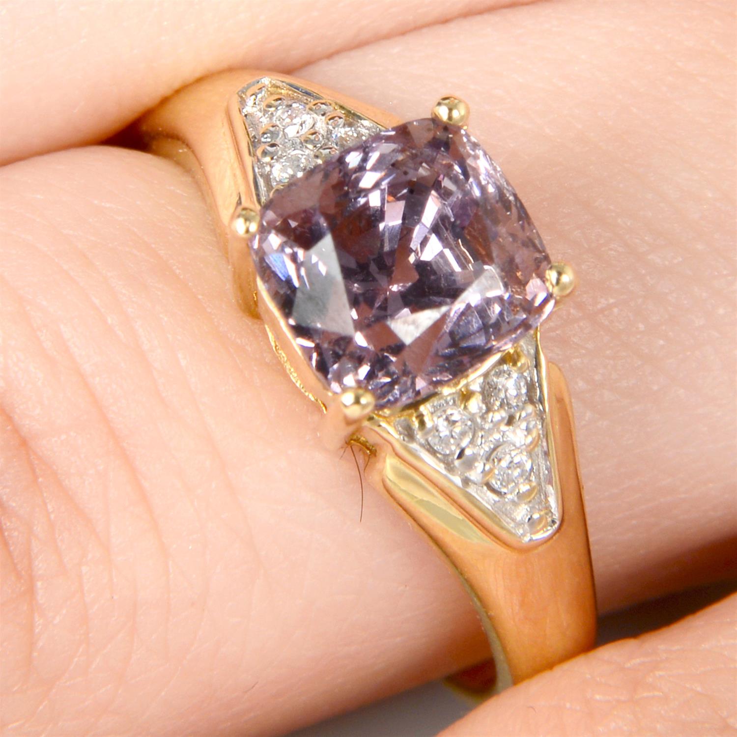 18ct gold spinel and diamond ring