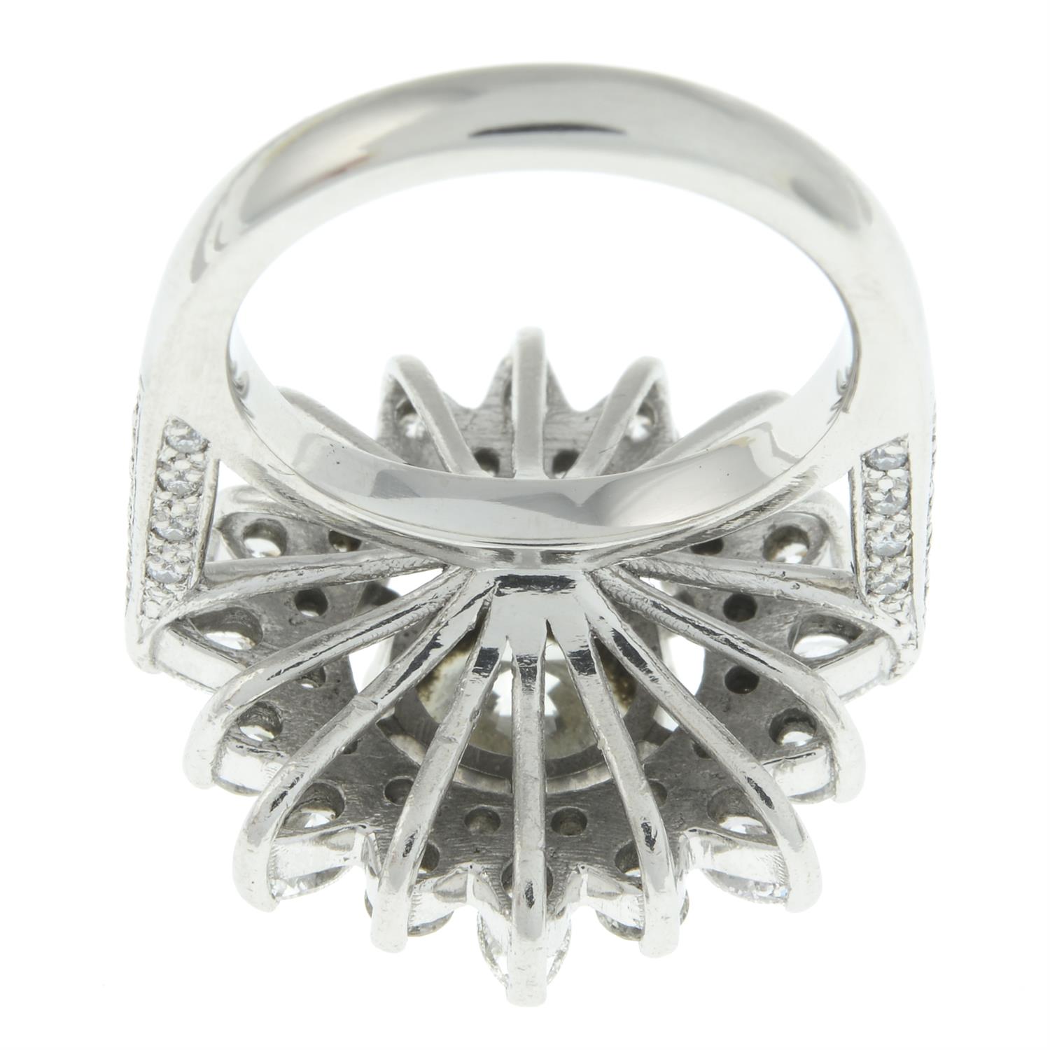 Platinum diamond floral dress ring - Image 5 of 6