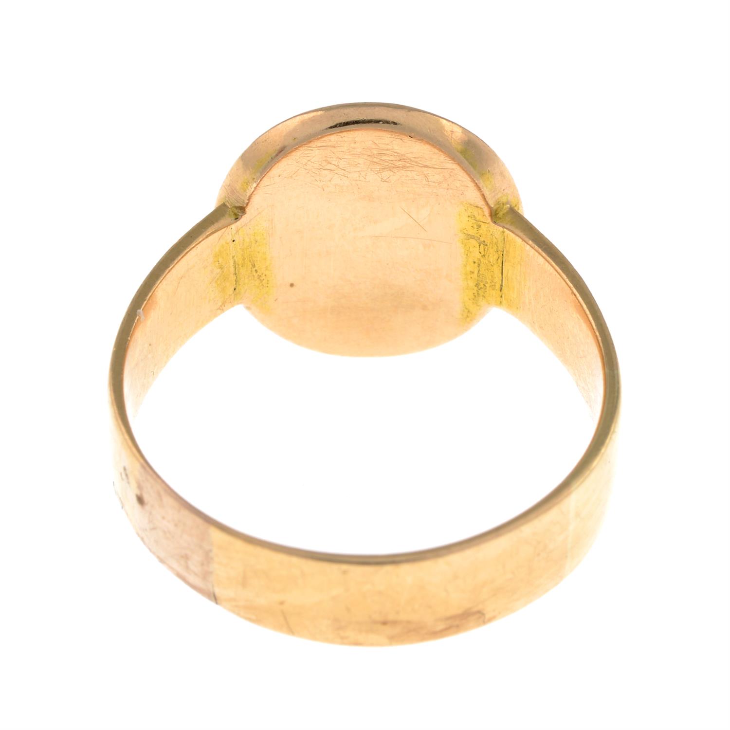Victorian gold bloodstone signet ring - Image 3 of 6